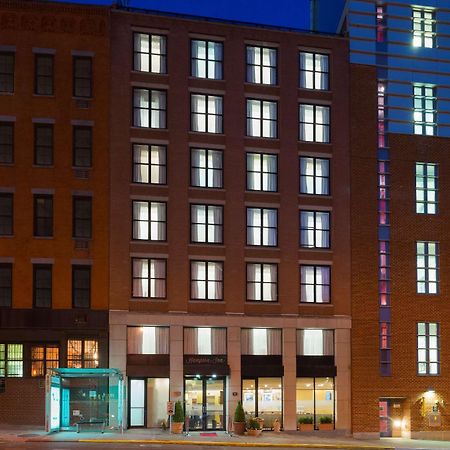 Hampton Inn Seaport Financial District New York Bagian luar foto