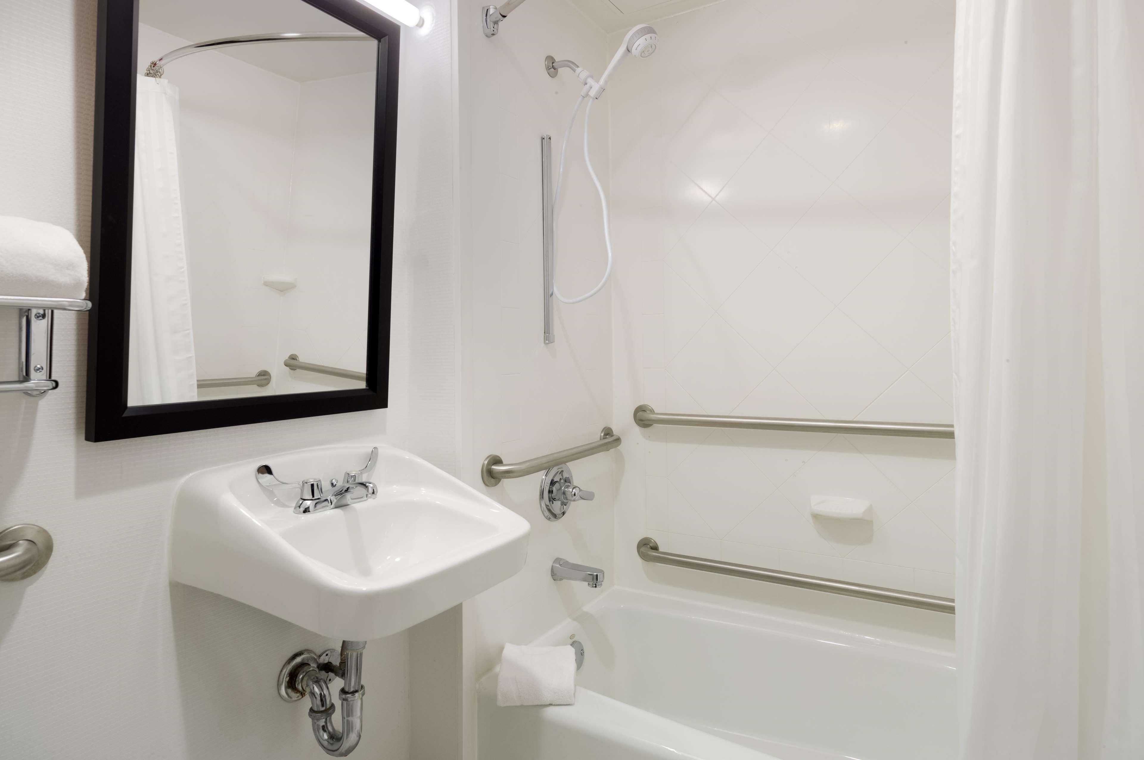 Hampton Inn Seaport Financial District New York Bagian luar foto