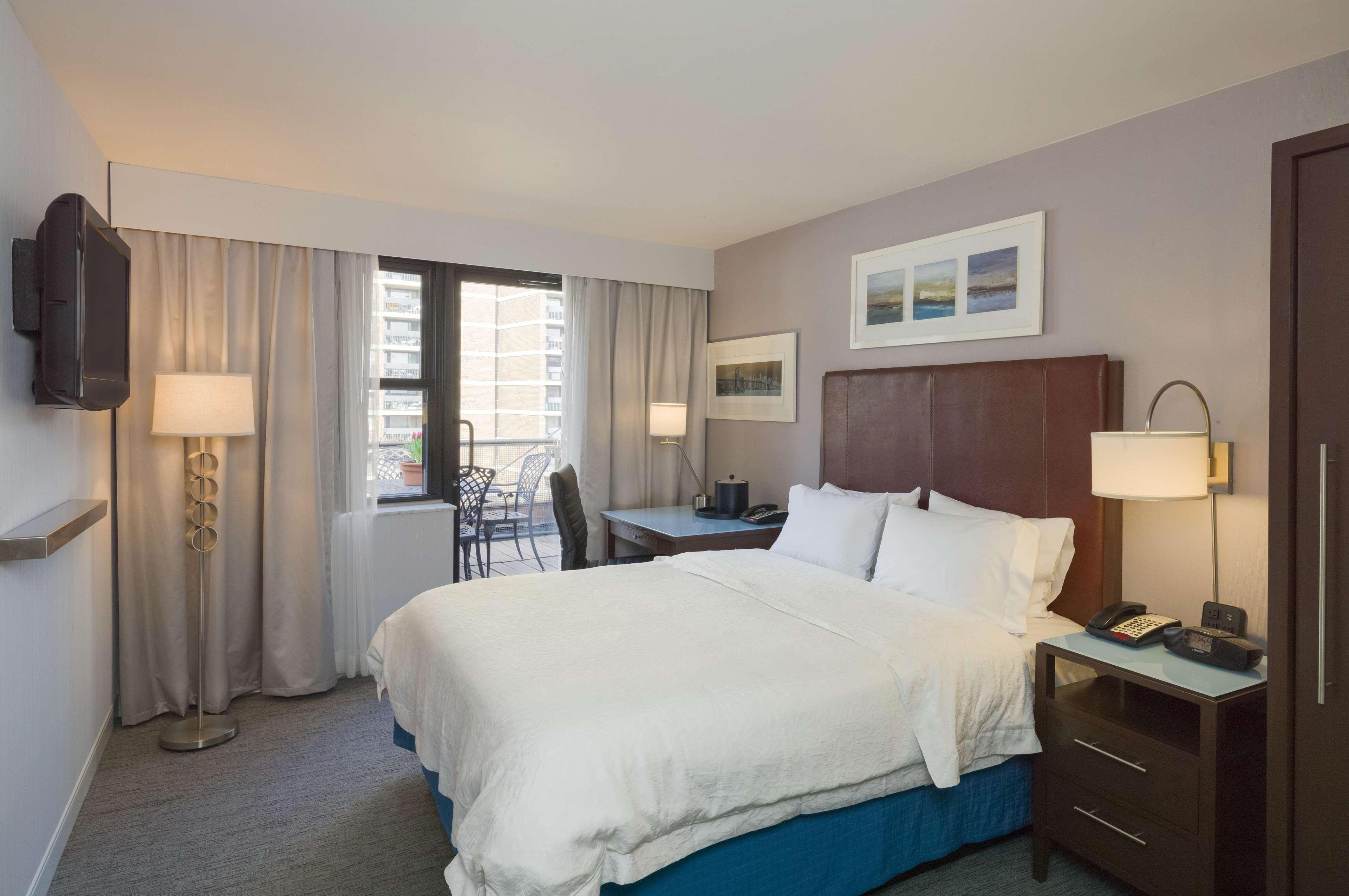 Hampton Inn Seaport Financial District New York Bagian luar foto