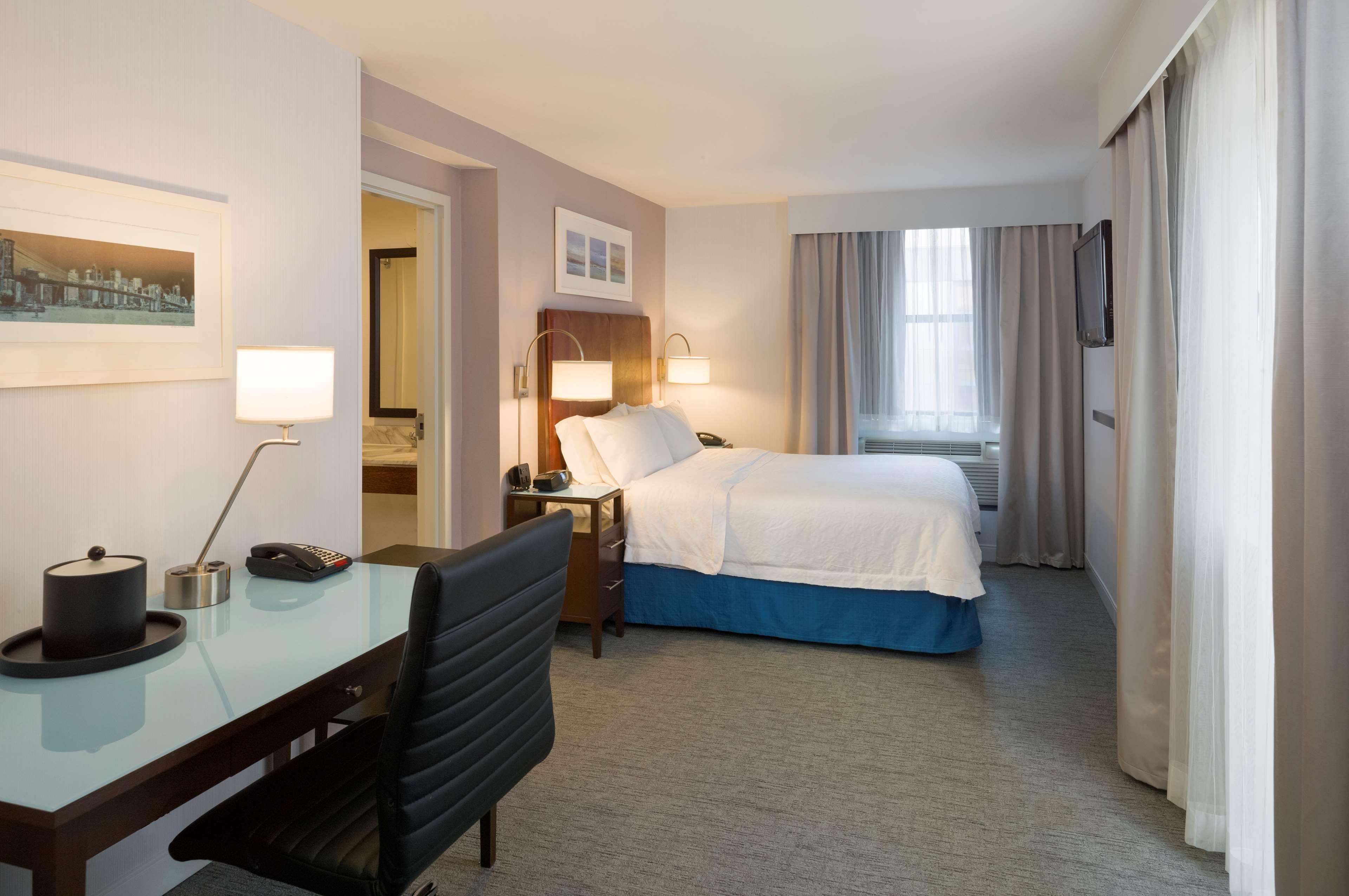 Hampton Inn Seaport Financial District New York Bagian luar foto
