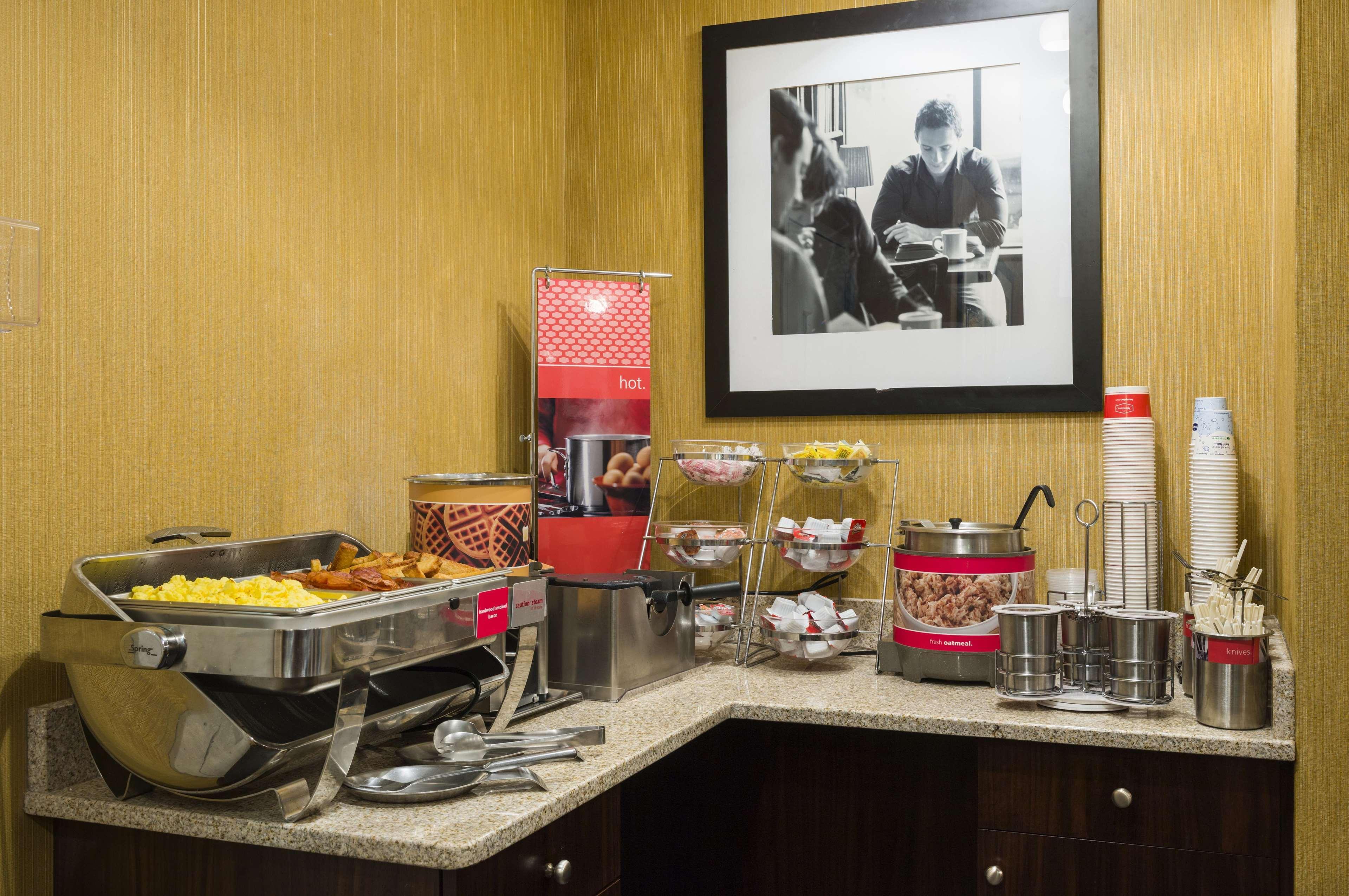 Hampton Inn Seaport Financial District New York Bagian luar foto