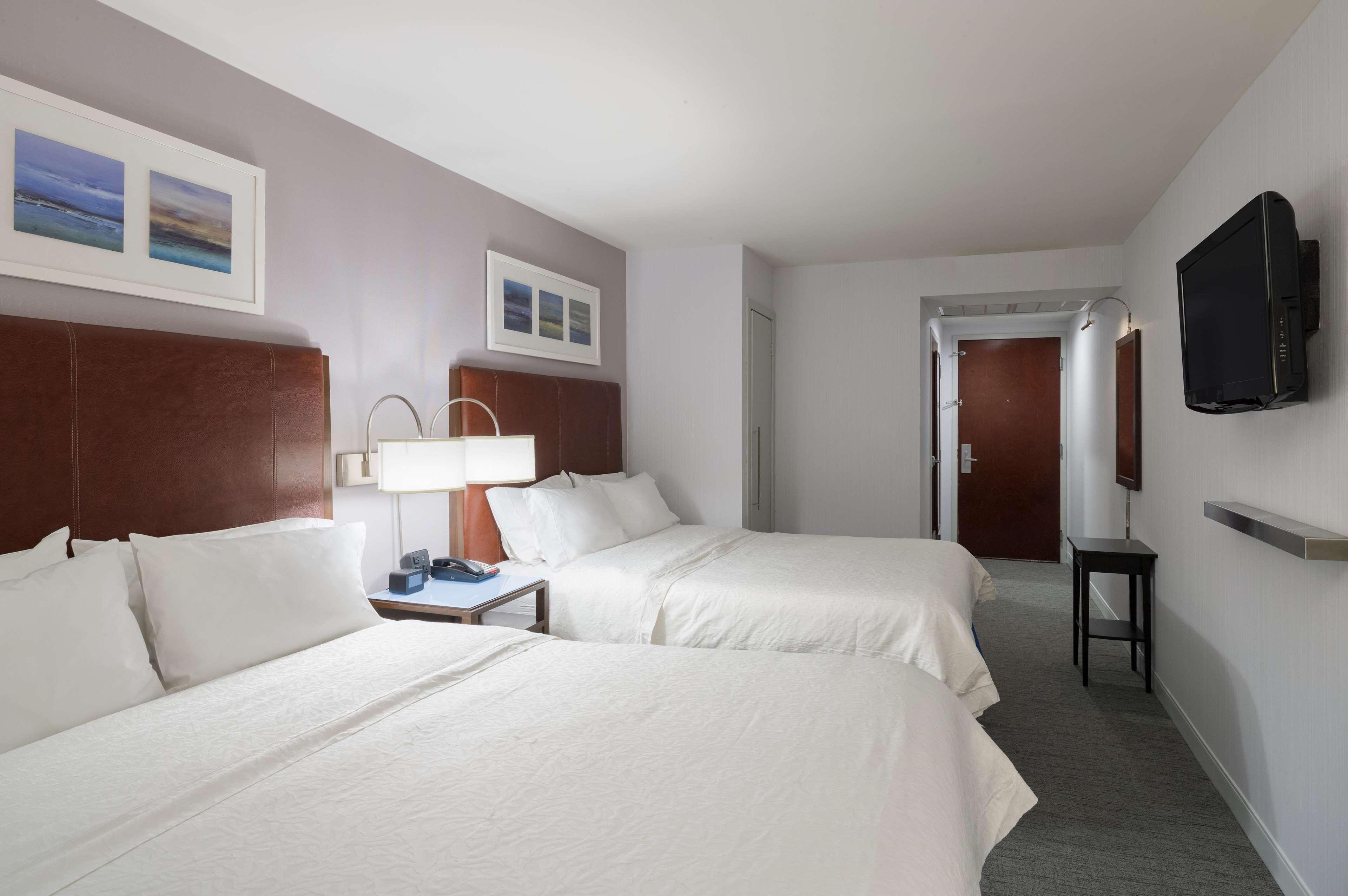 Hampton Inn Seaport Financial District New York Bagian luar foto