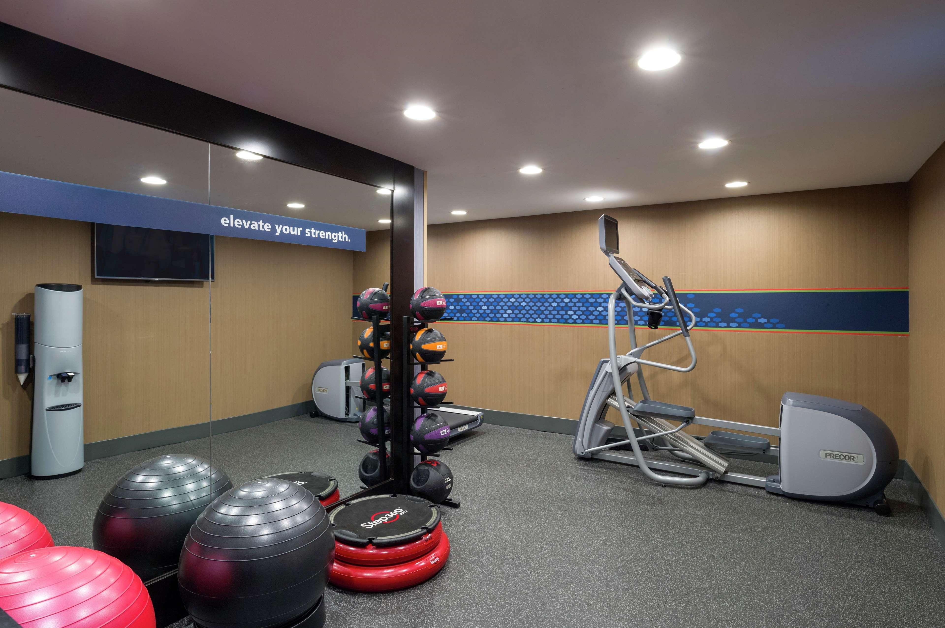 Hampton Inn Seaport Financial District New York Bagian luar foto