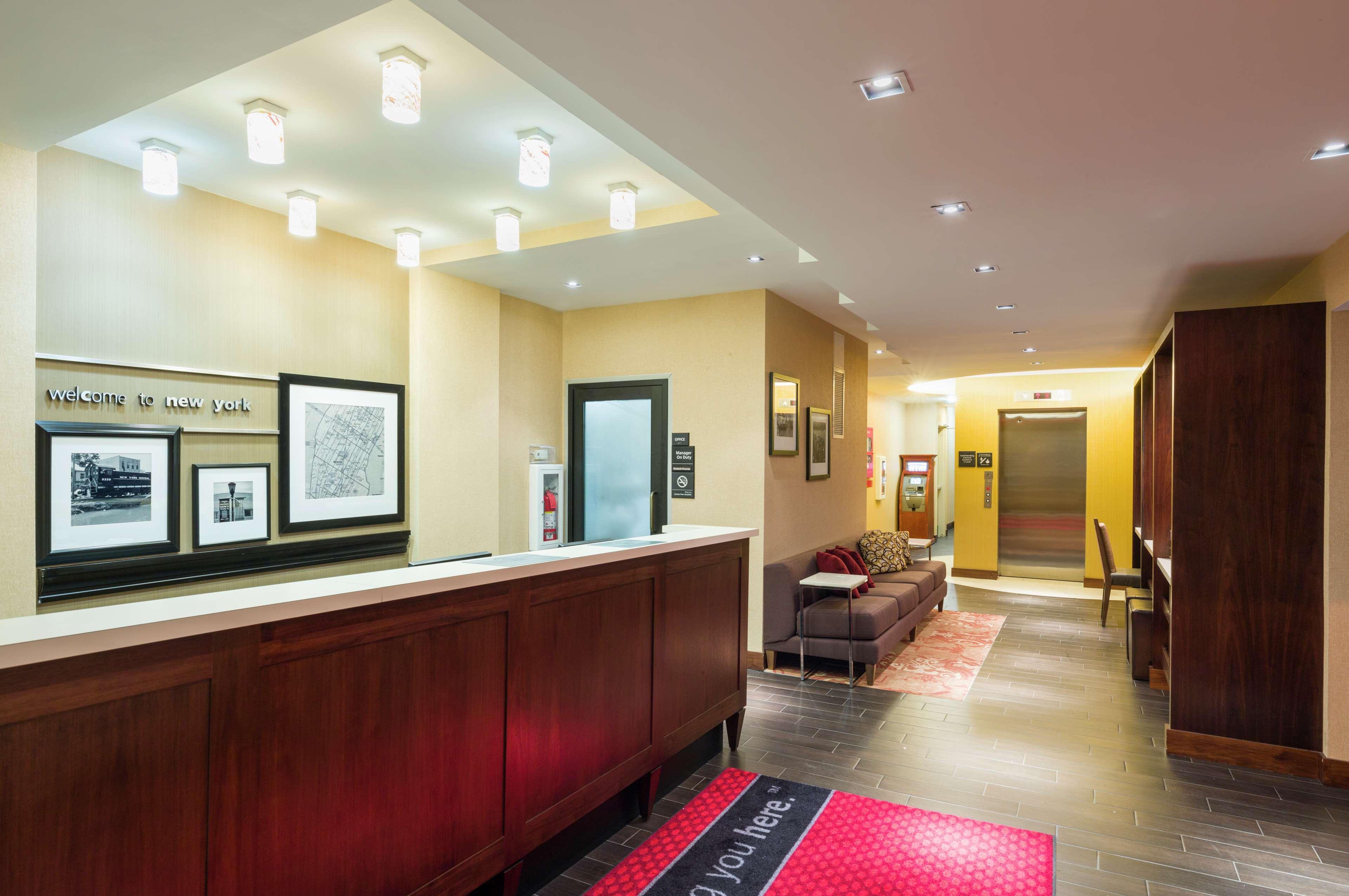 Hampton Inn Seaport Financial District New York Bagian luar foto