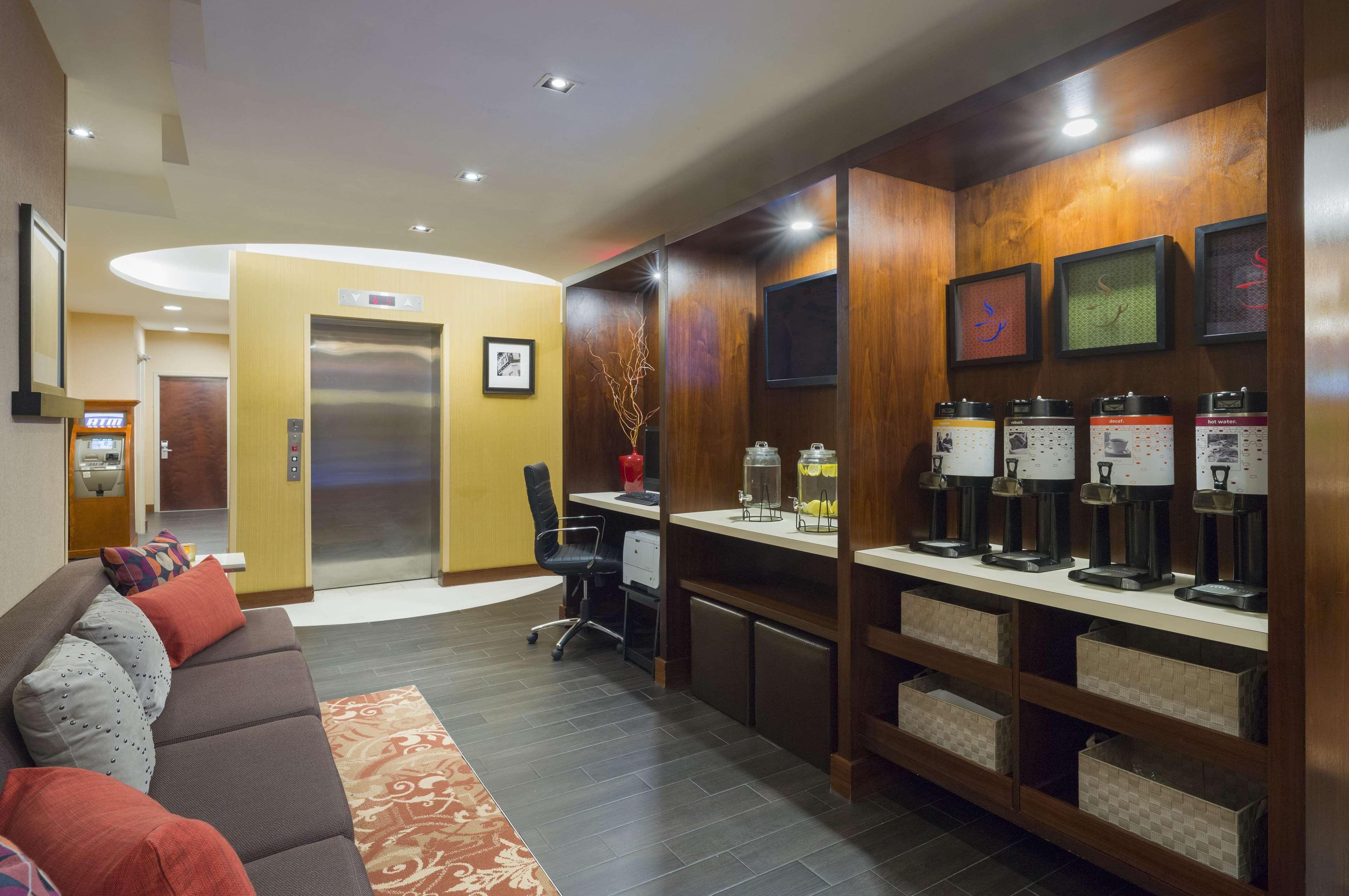 Hampton Inn Seaport Financial District New York Bagian luar foto