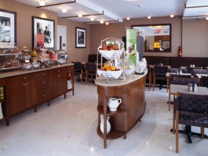 Hampton Inn Seaport Financial District New York Bagian luar foto